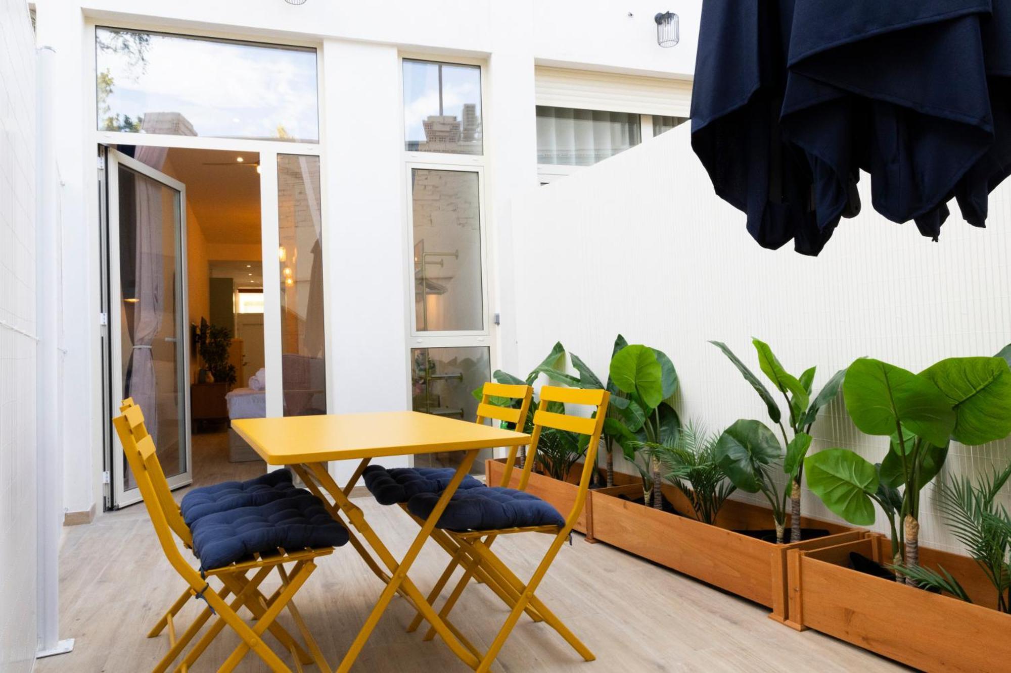 Color & Design Next To Russafa Soho Appartamento *